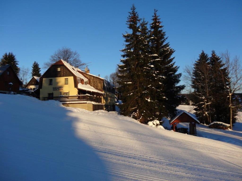 Horska Chata Hubert Bedřichov Buitenkant foto