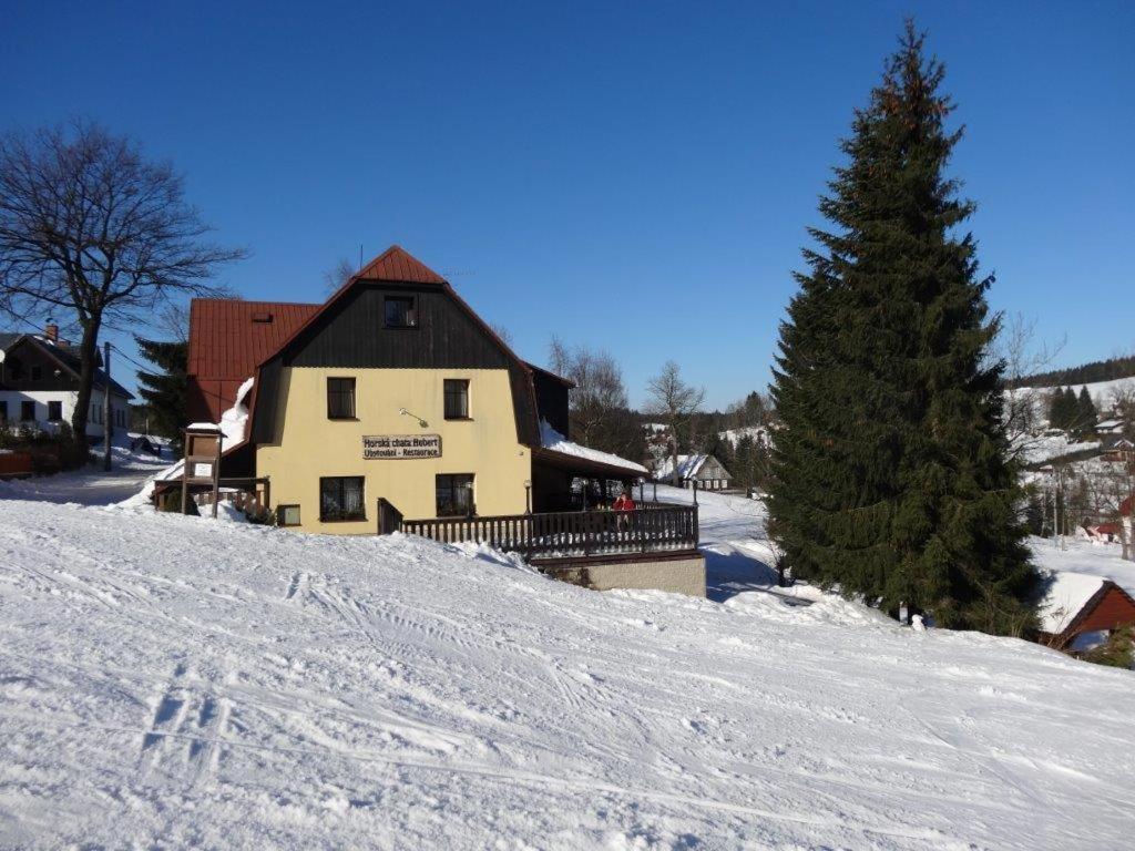 Horska Chata Hubert Bedřichov Buitenkant foto