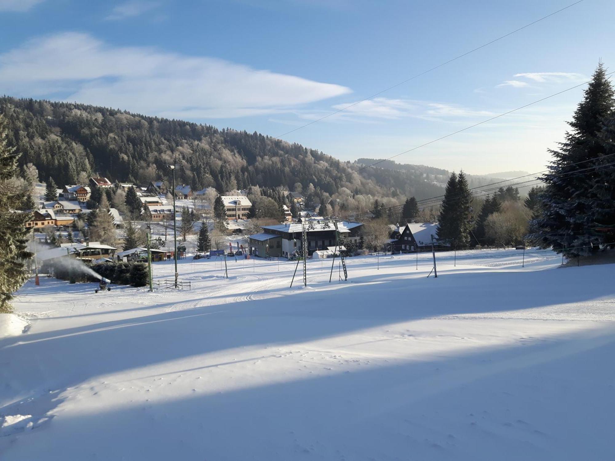 Horska Chata Hubert Bedřichov Buitenkant foto