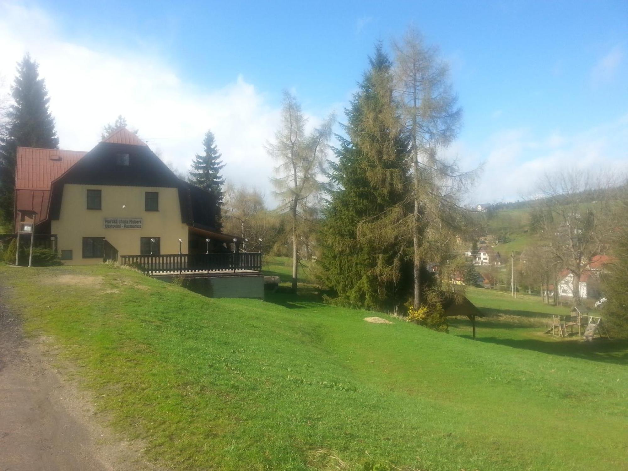 Horska Chata Hubert Bedřichov Buitenkant foto