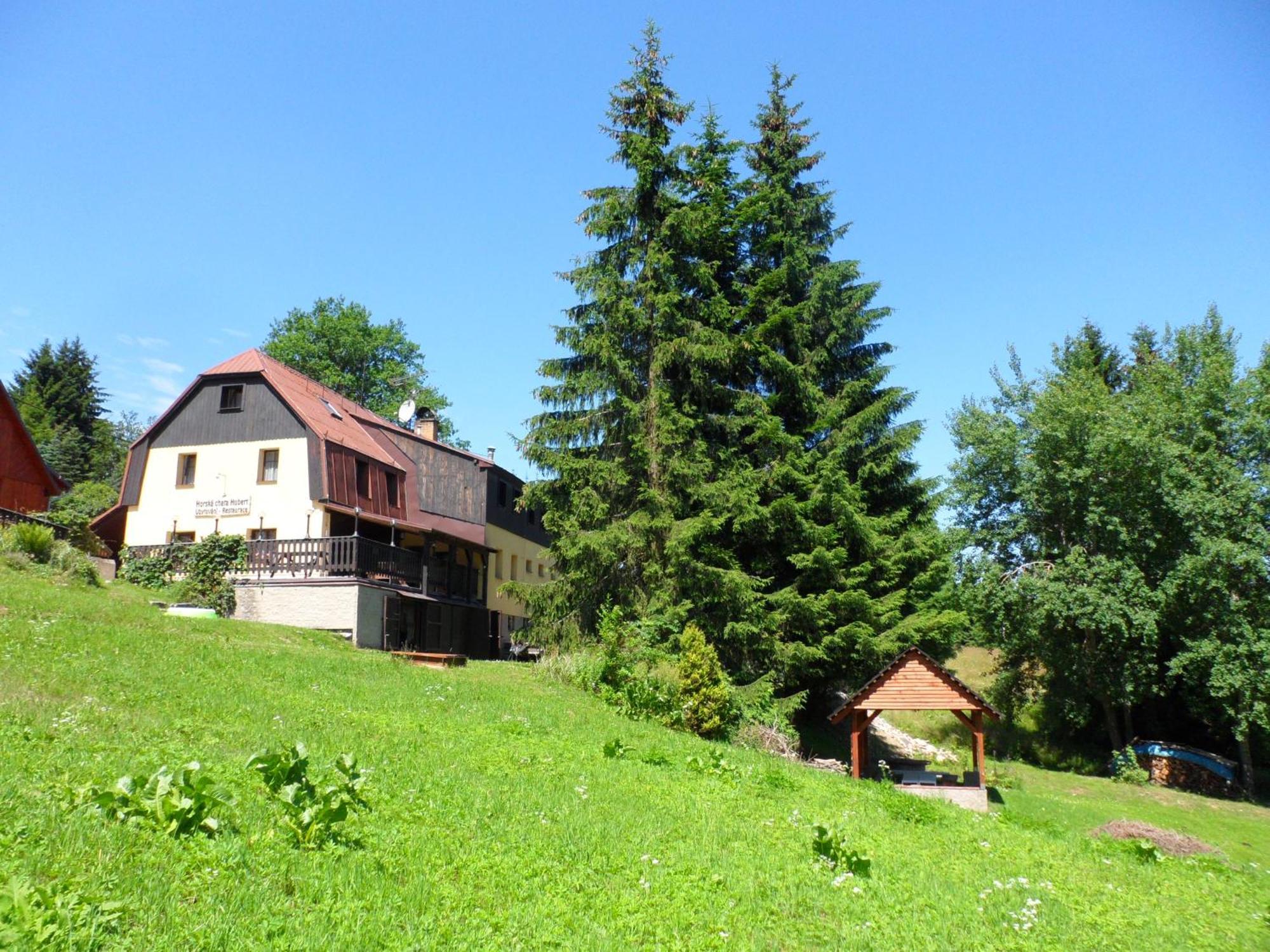 Horska Chata Hubert Bedřichov Buitenkant foto