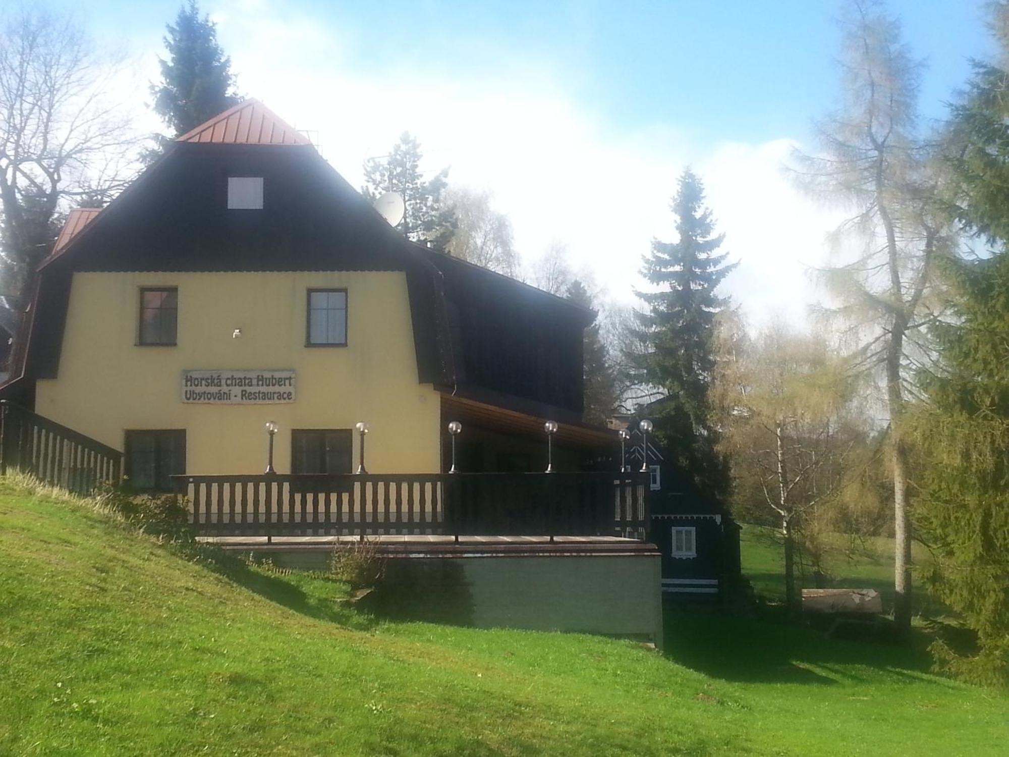Horska Chata Hubert Bedřichov Buitenkant foto