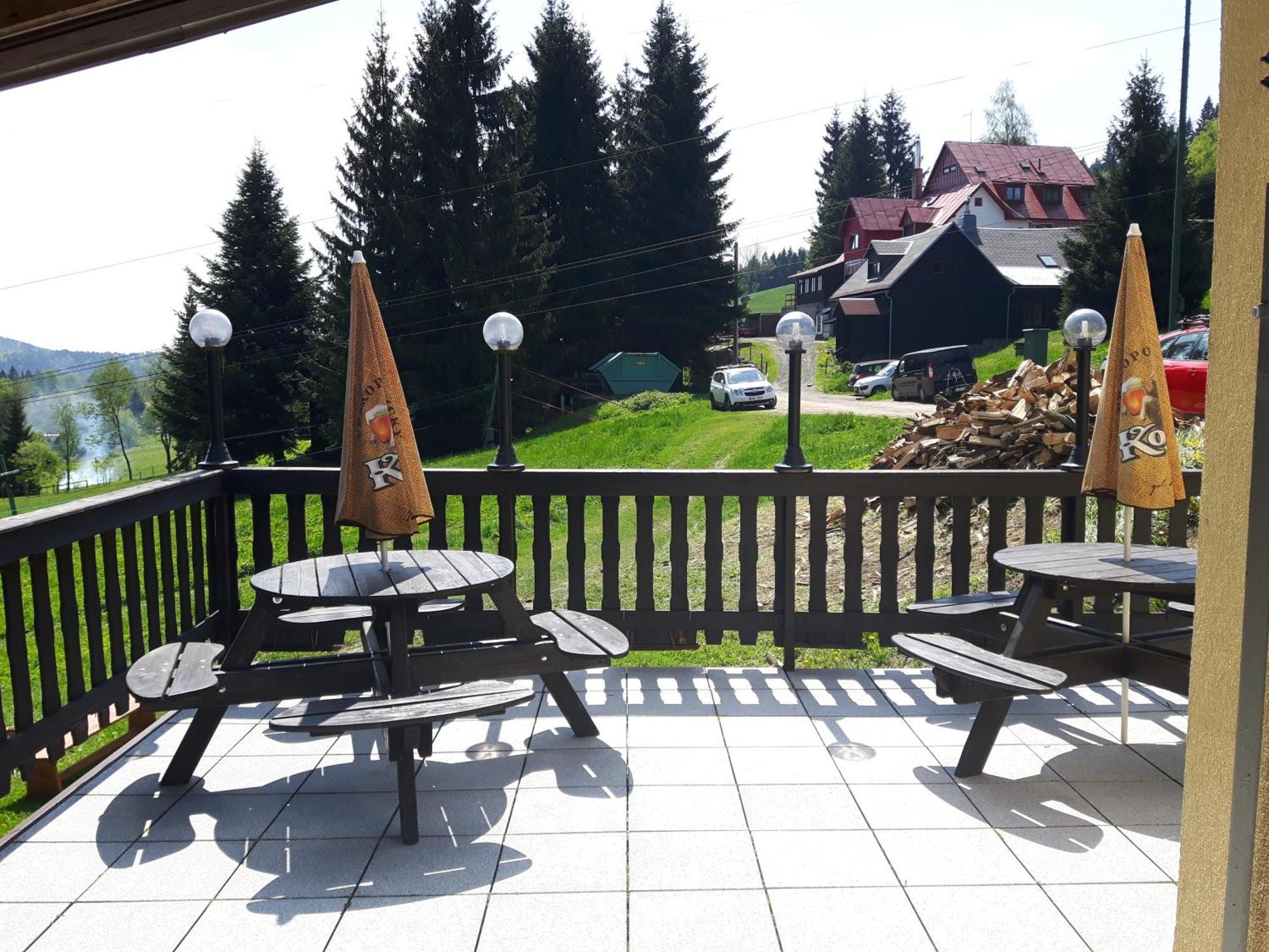 Horska Chata Hubert Bedřichov Buitenkant foto