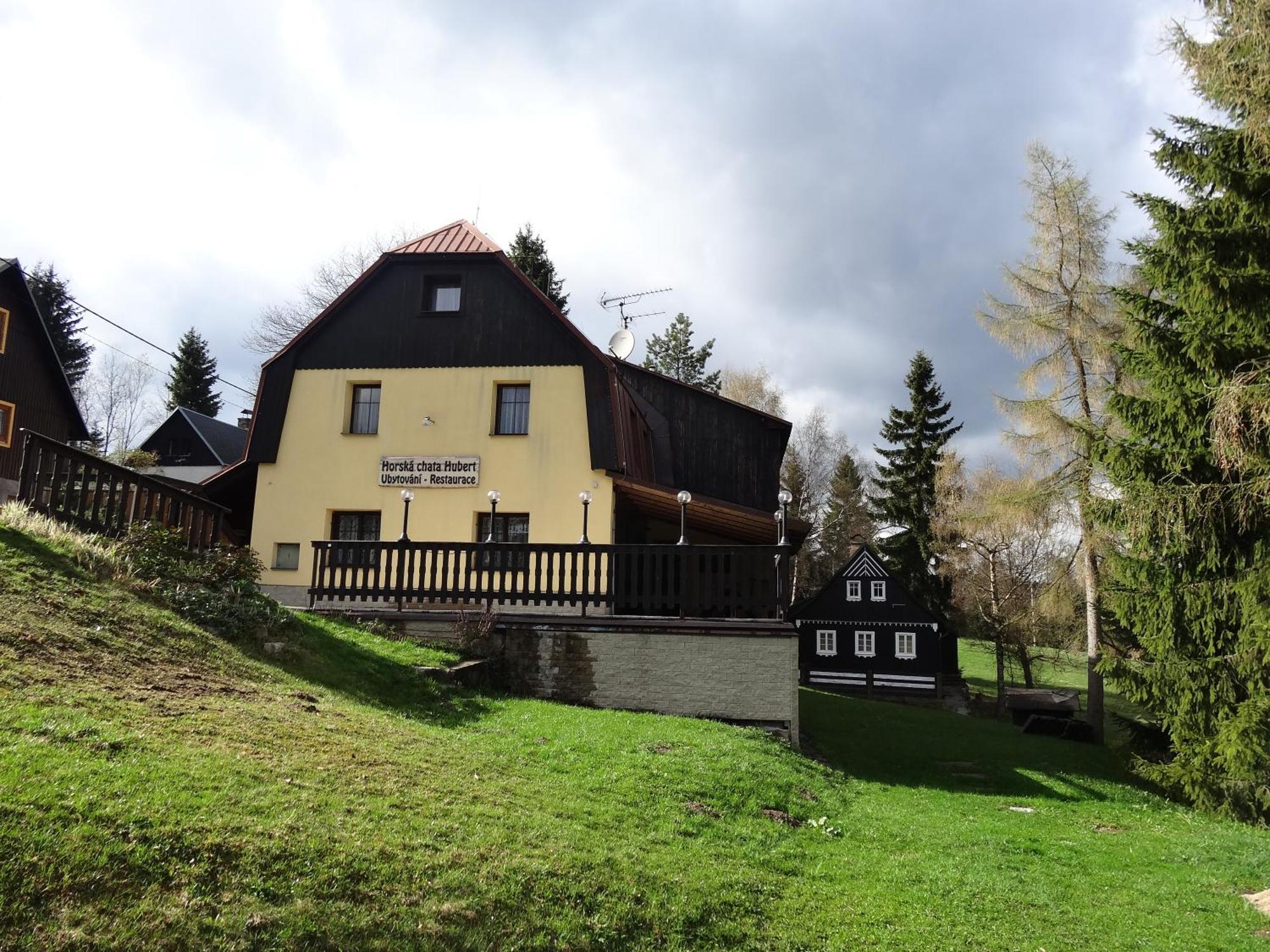 Horska Chata Hubert Bedřichov Buitenkant foto